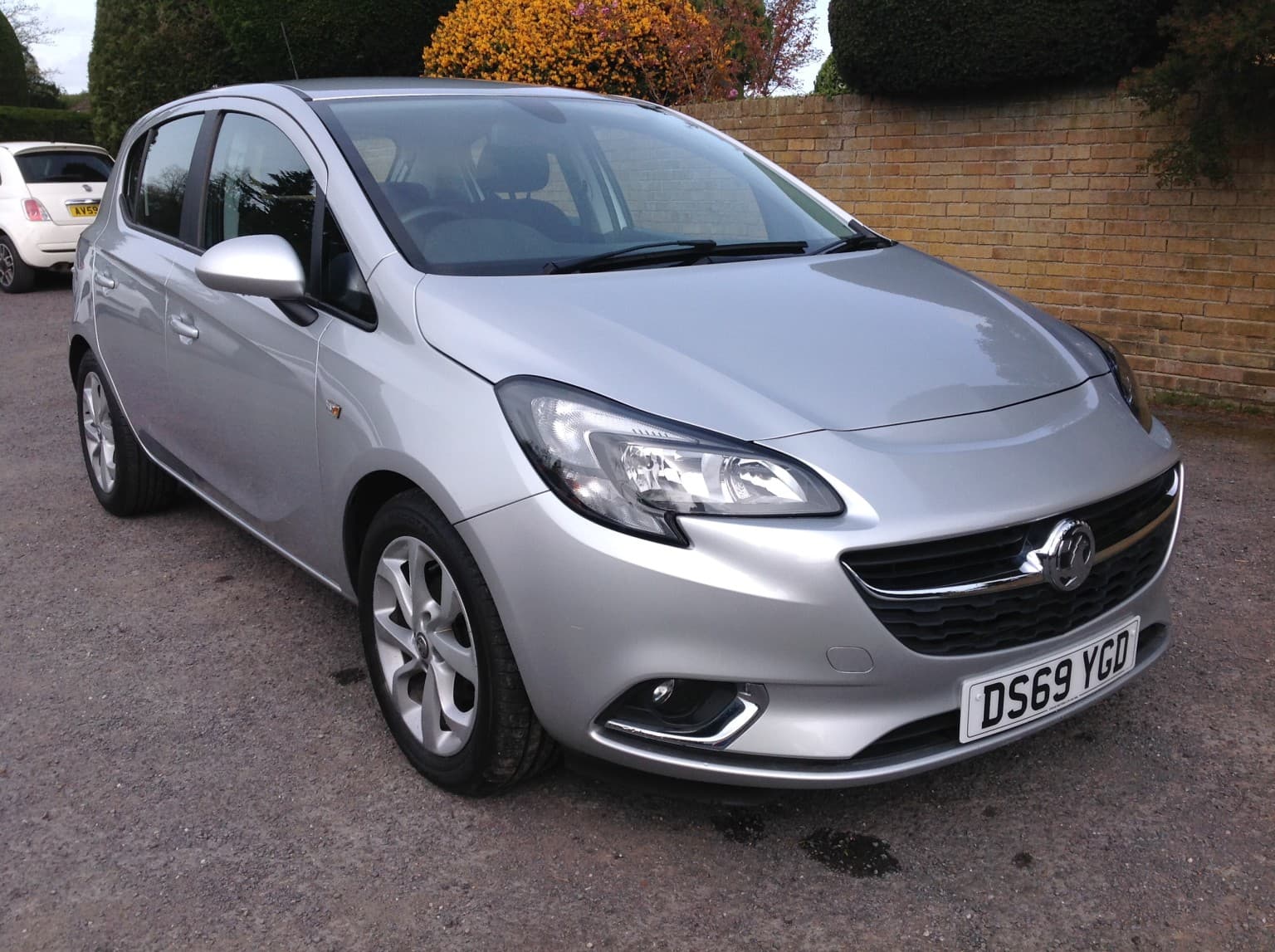 Vauxhall Corsa - image 1 of 17