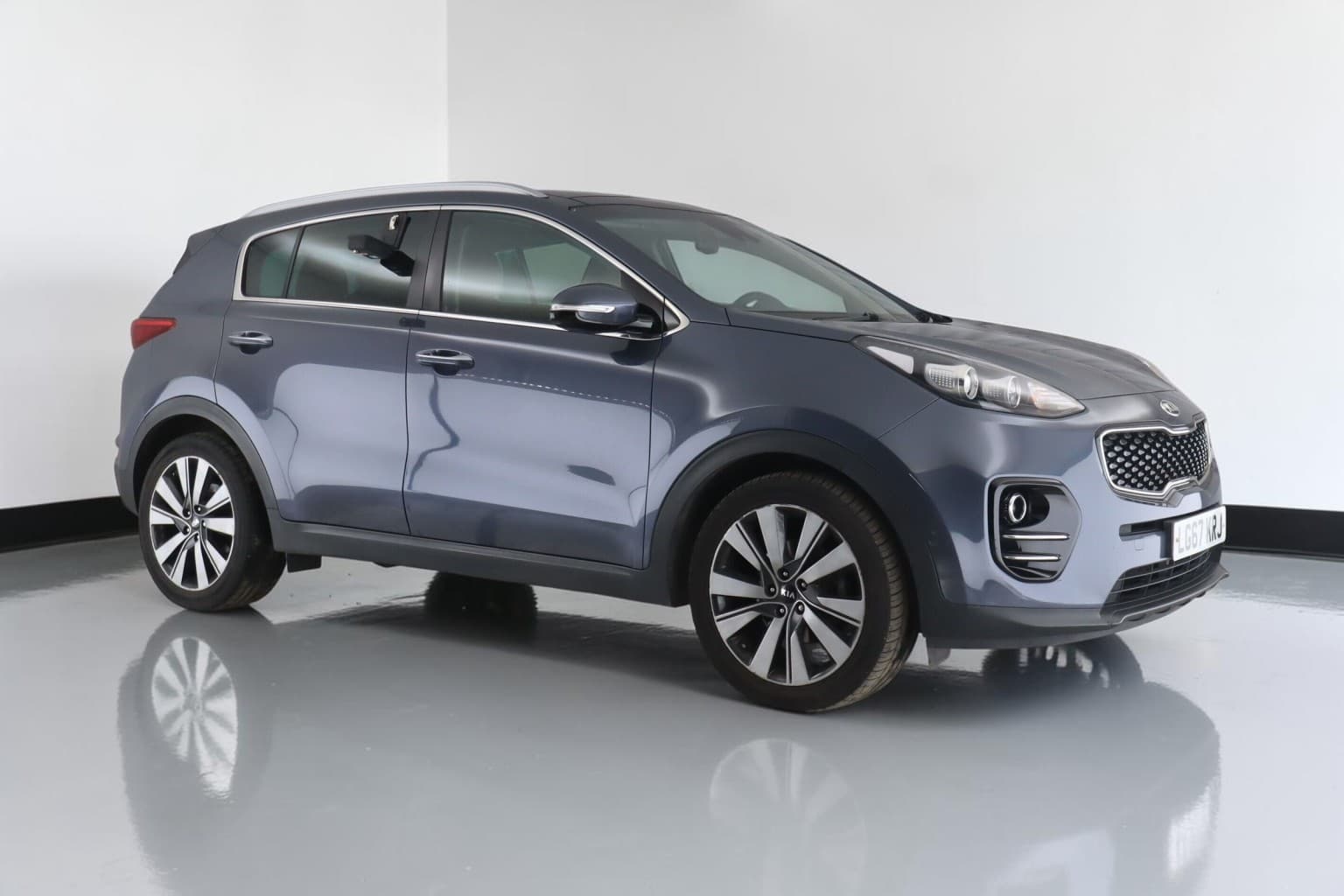 Kia Sportage - image 1 of 12