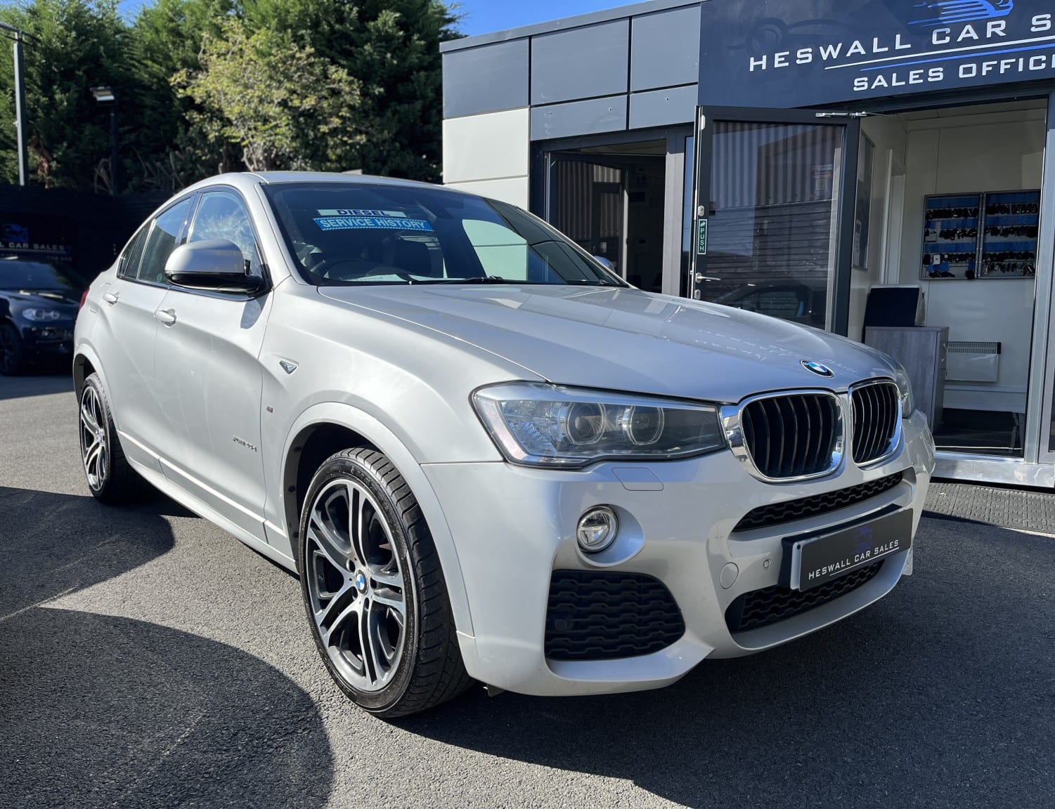 BMW X4 - image 1 of 2