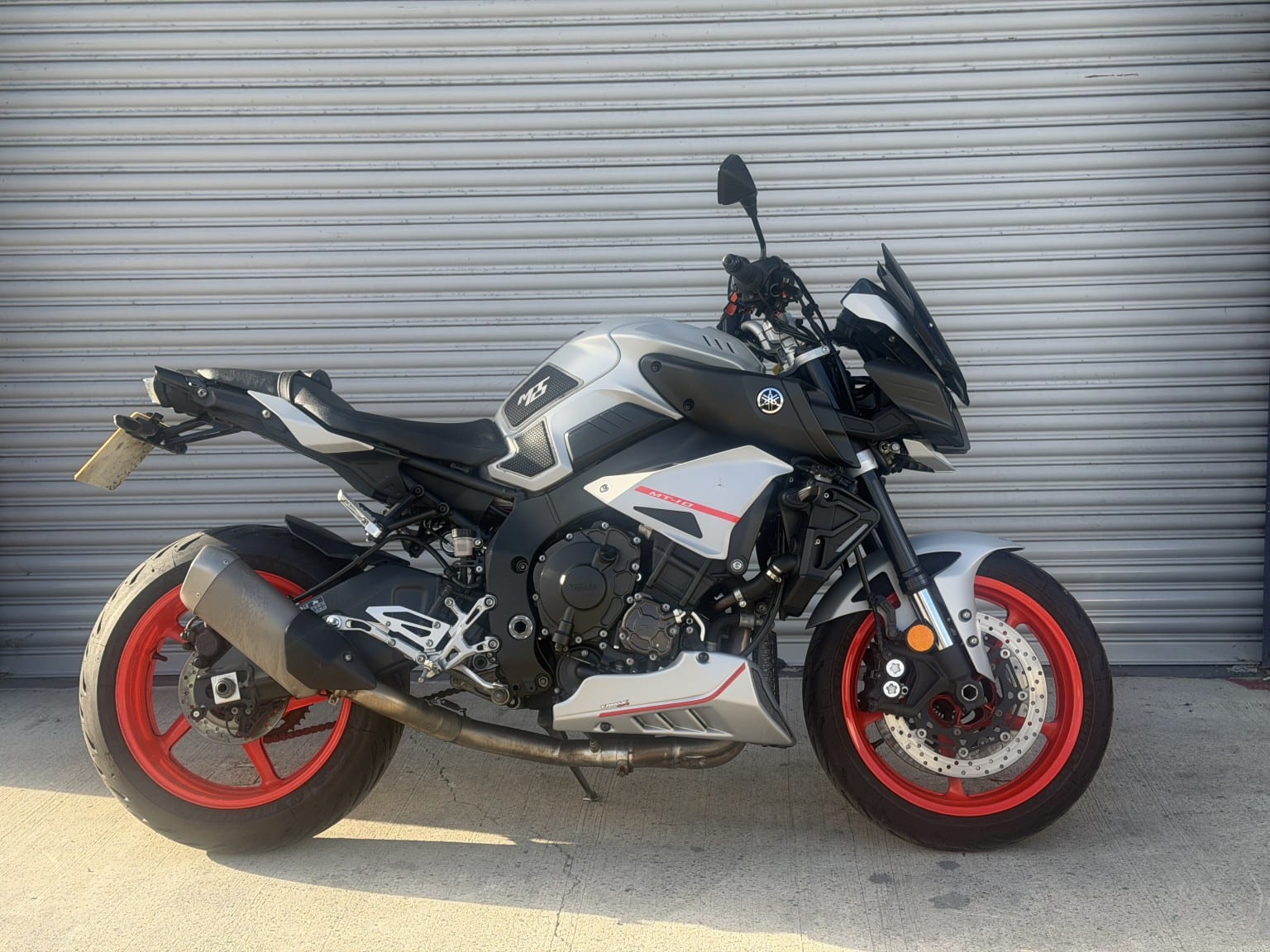 Yamaha MT-10 - image 1 of 21