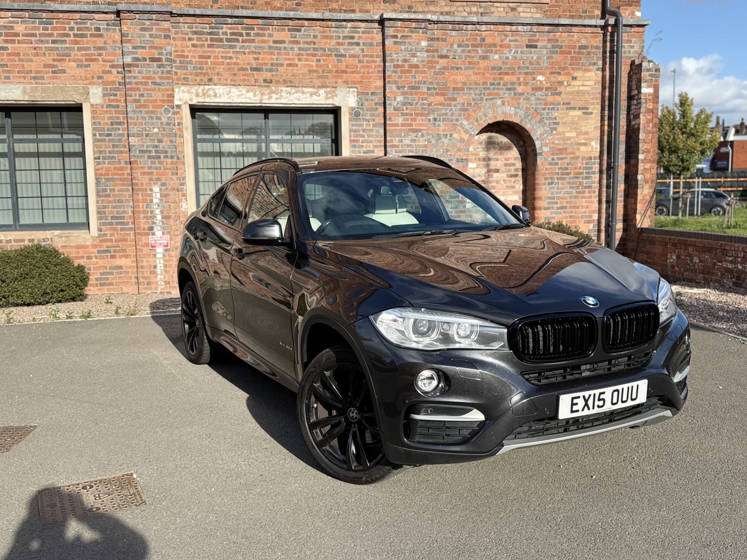 2015 BMW X6 3.0 X6 xDrive30d SE in grey — photo 1 of 16