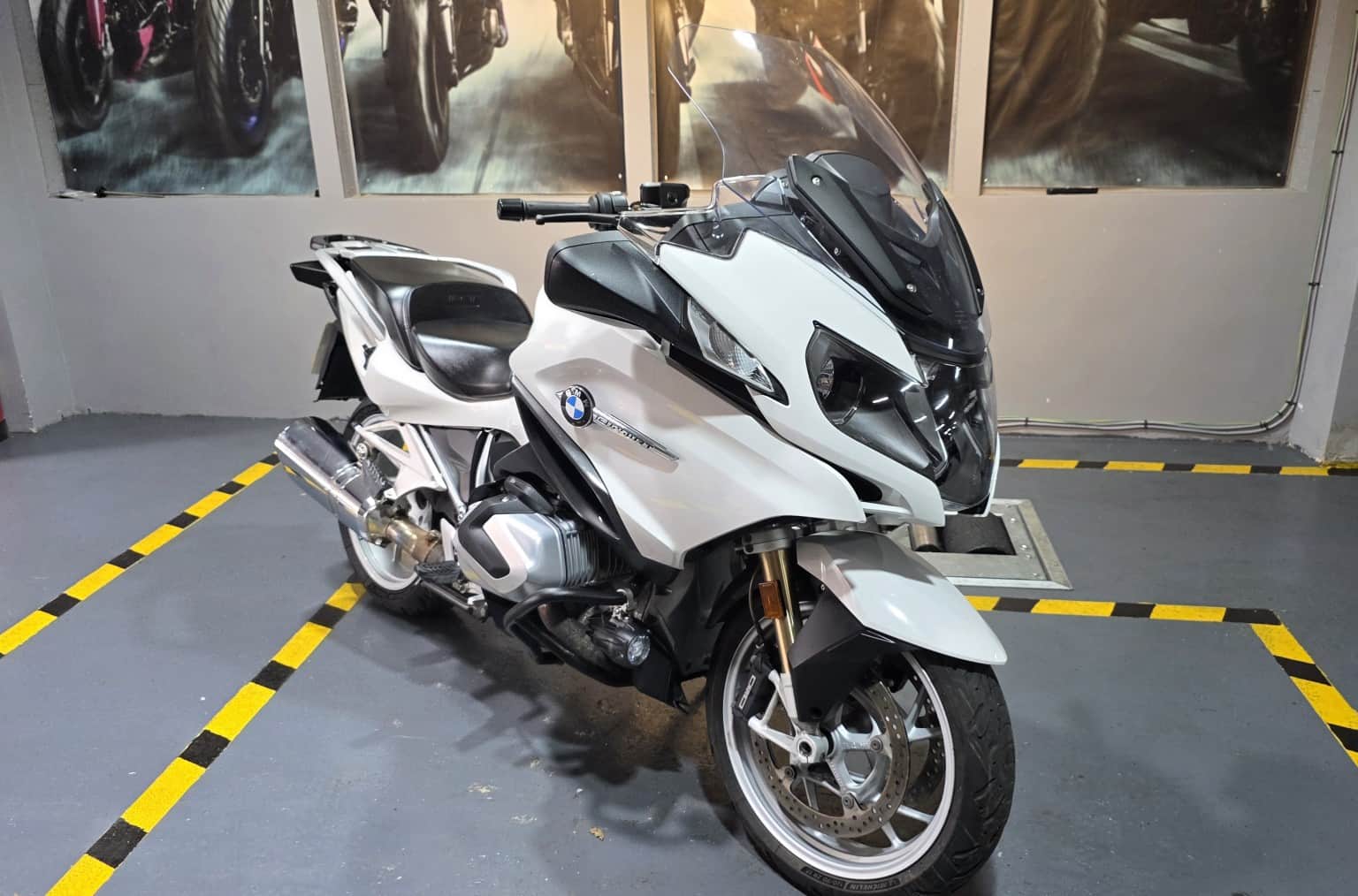 BMW R 1250 RT - image 1 of 30