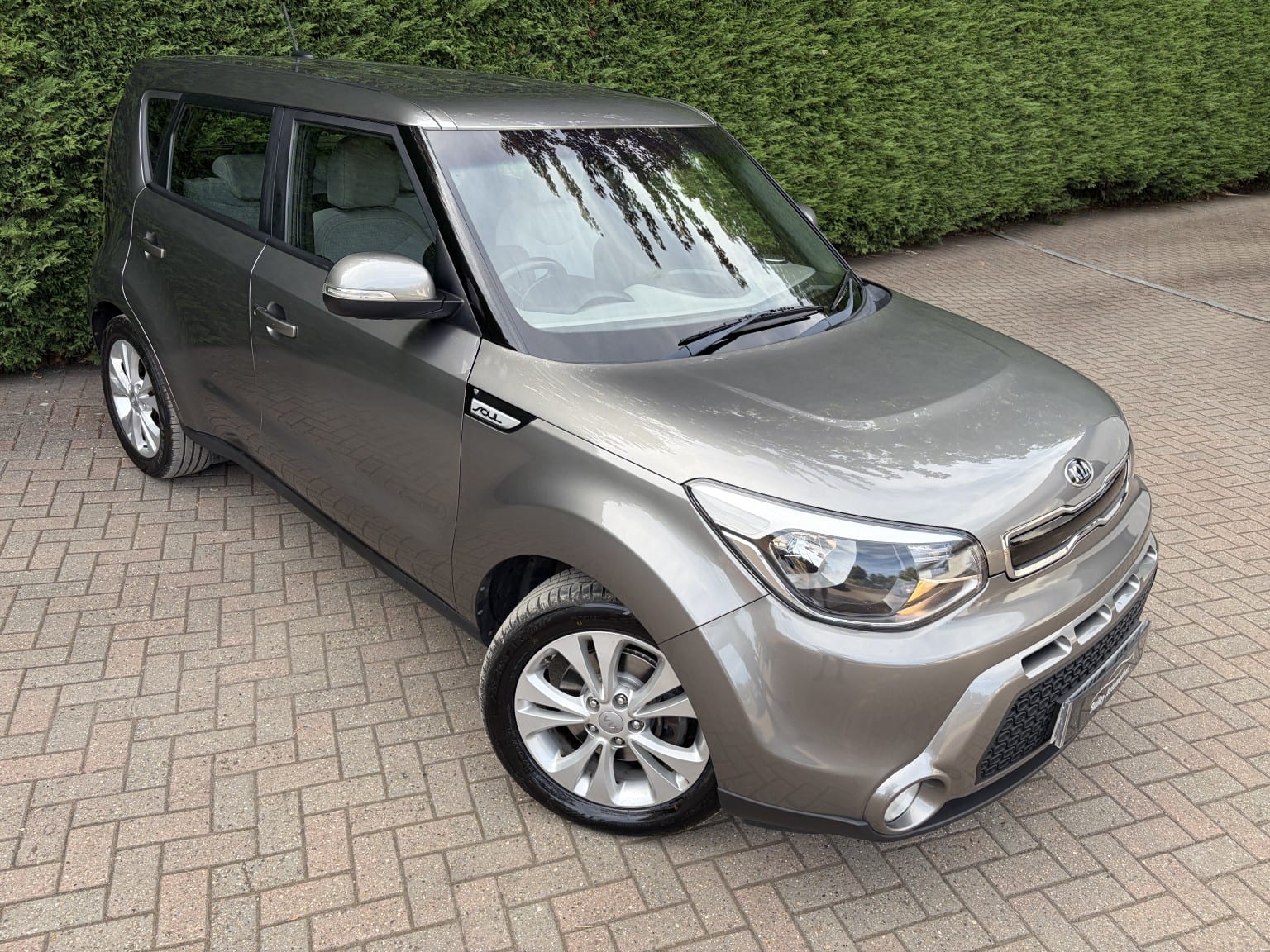 Kia Soul - image 1 of 40
