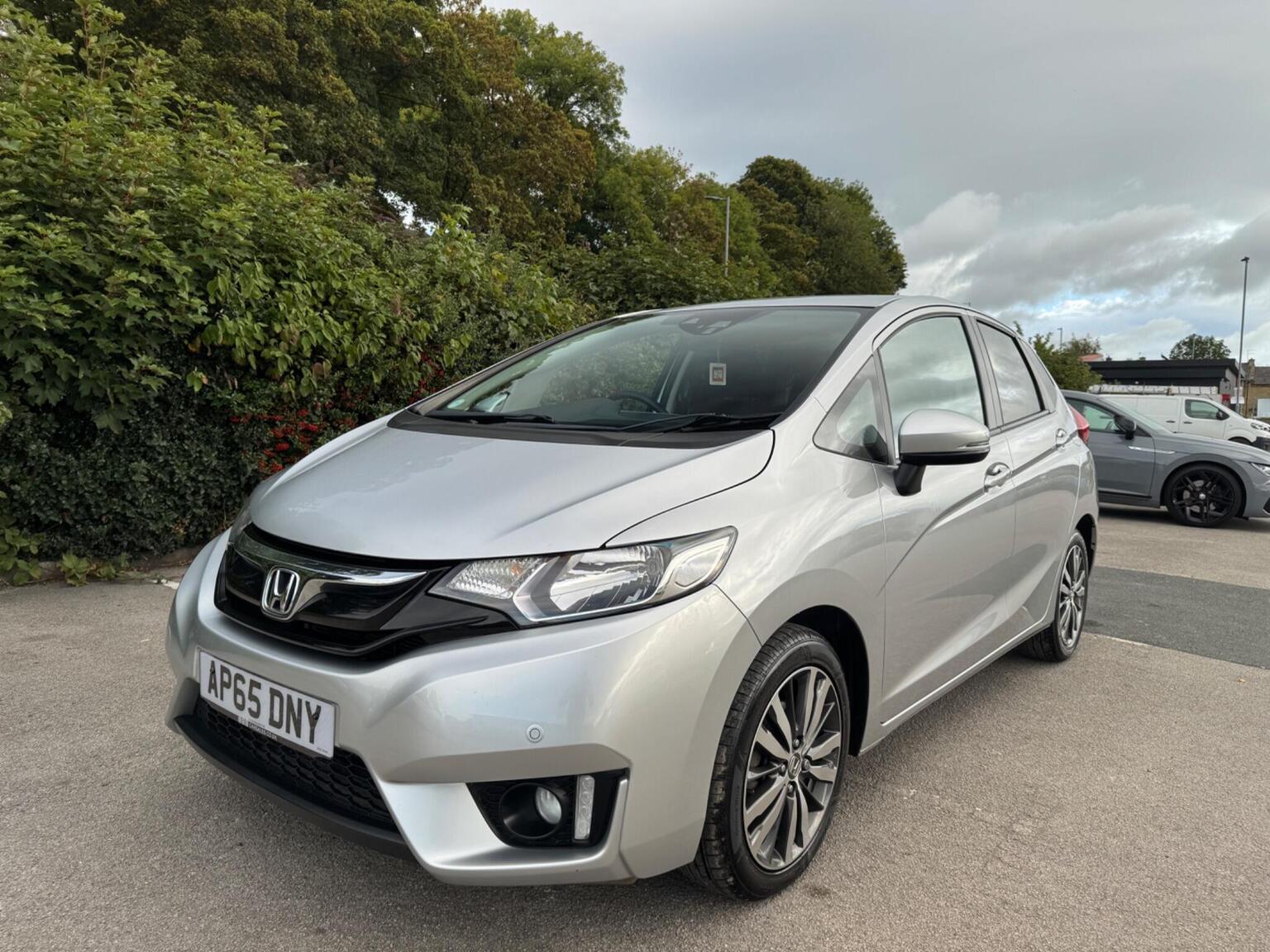 Honda Jazz - image 1 of 53