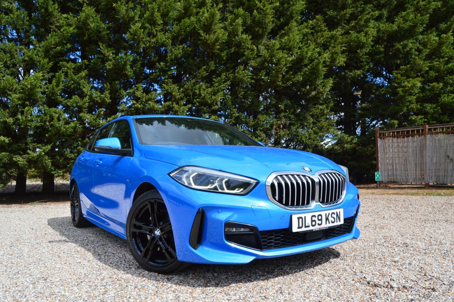 BMW 1 Series - image 1 of 35