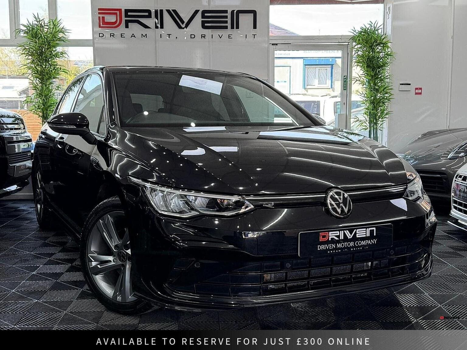 VOLKSWAGEN GOLF - image 1 of 33