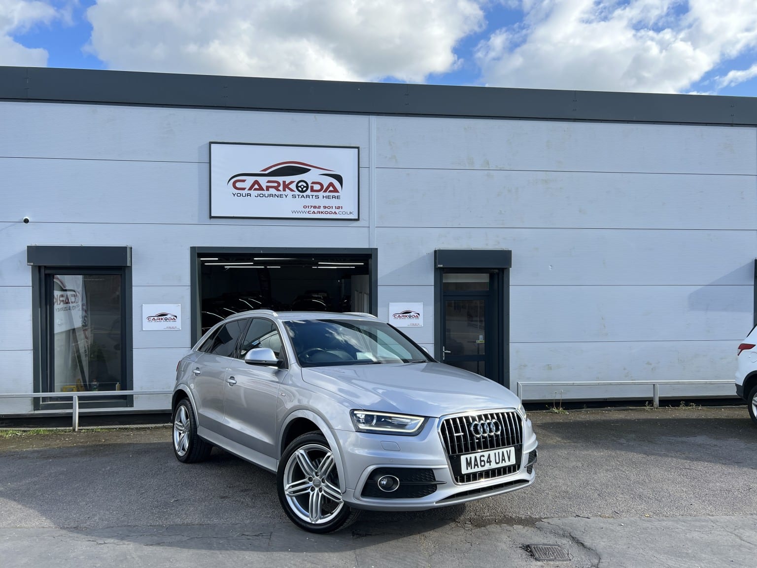 Audi Q3 - image 1 of 100