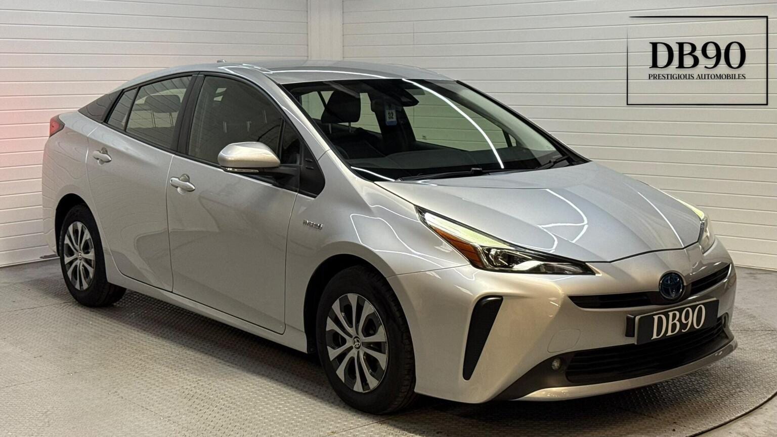 2021 Toyota Prius 1.8 VVT-h Active CVT Euro 6 (s/s) 5dr in silver — photo 1 of 53