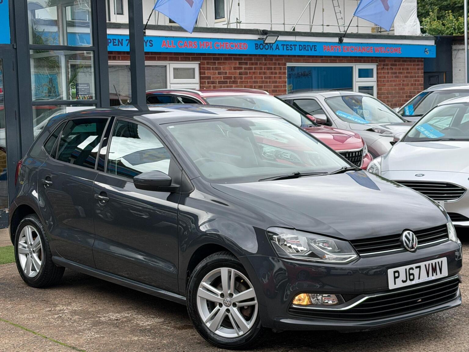 Volkswagen Polo - image 1 of 70