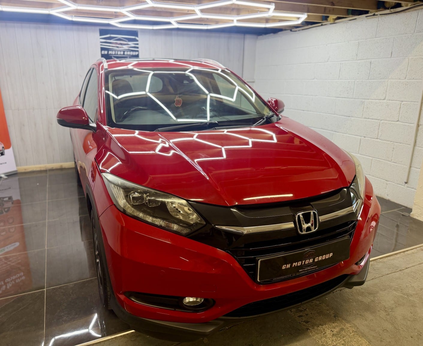 Honda HR-V - image 1 of 33