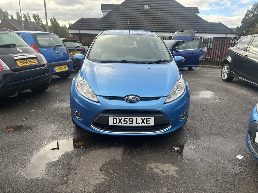 2010 FORD FIESTA