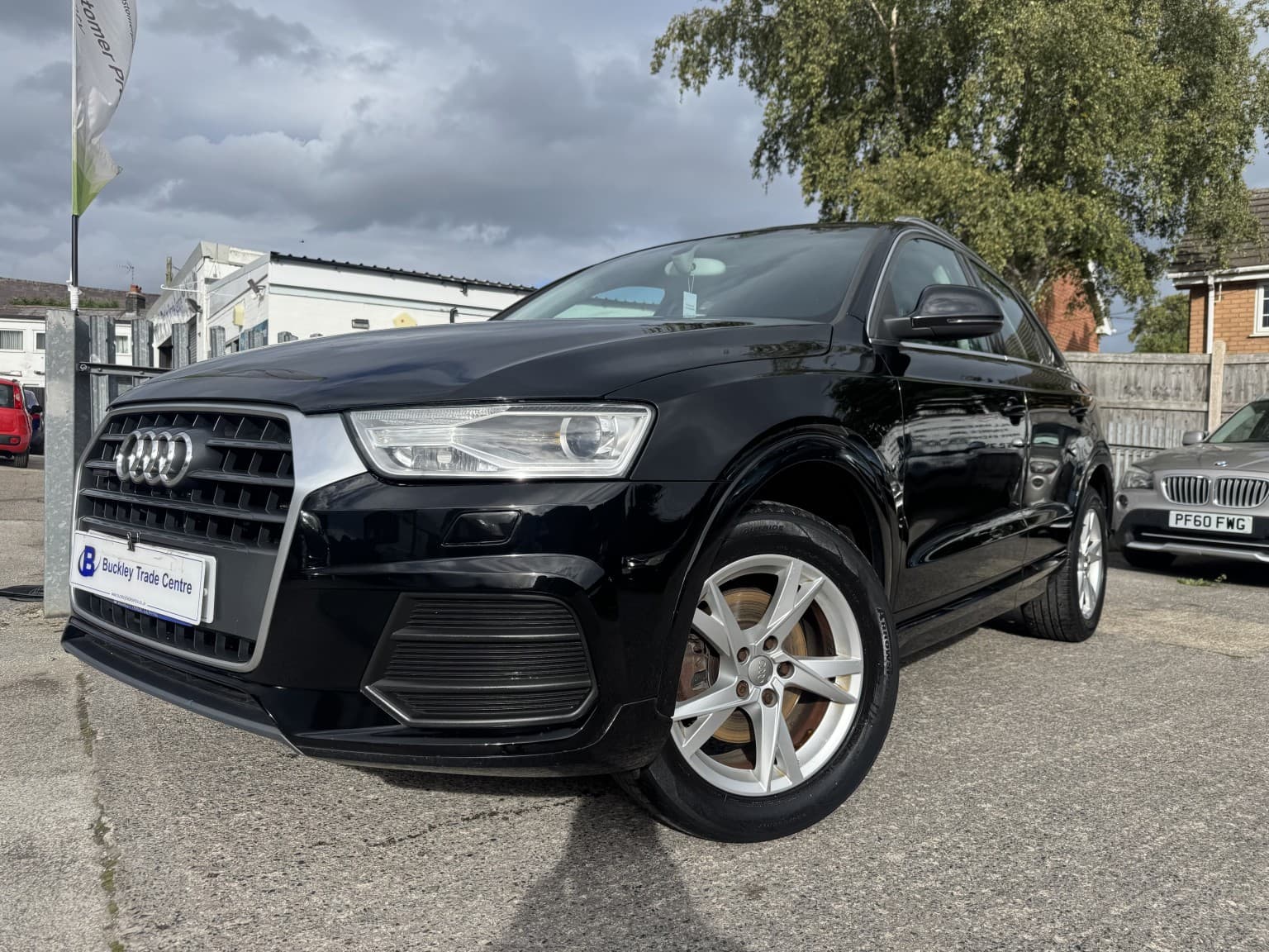 Audi Q3 - image 1 of 34