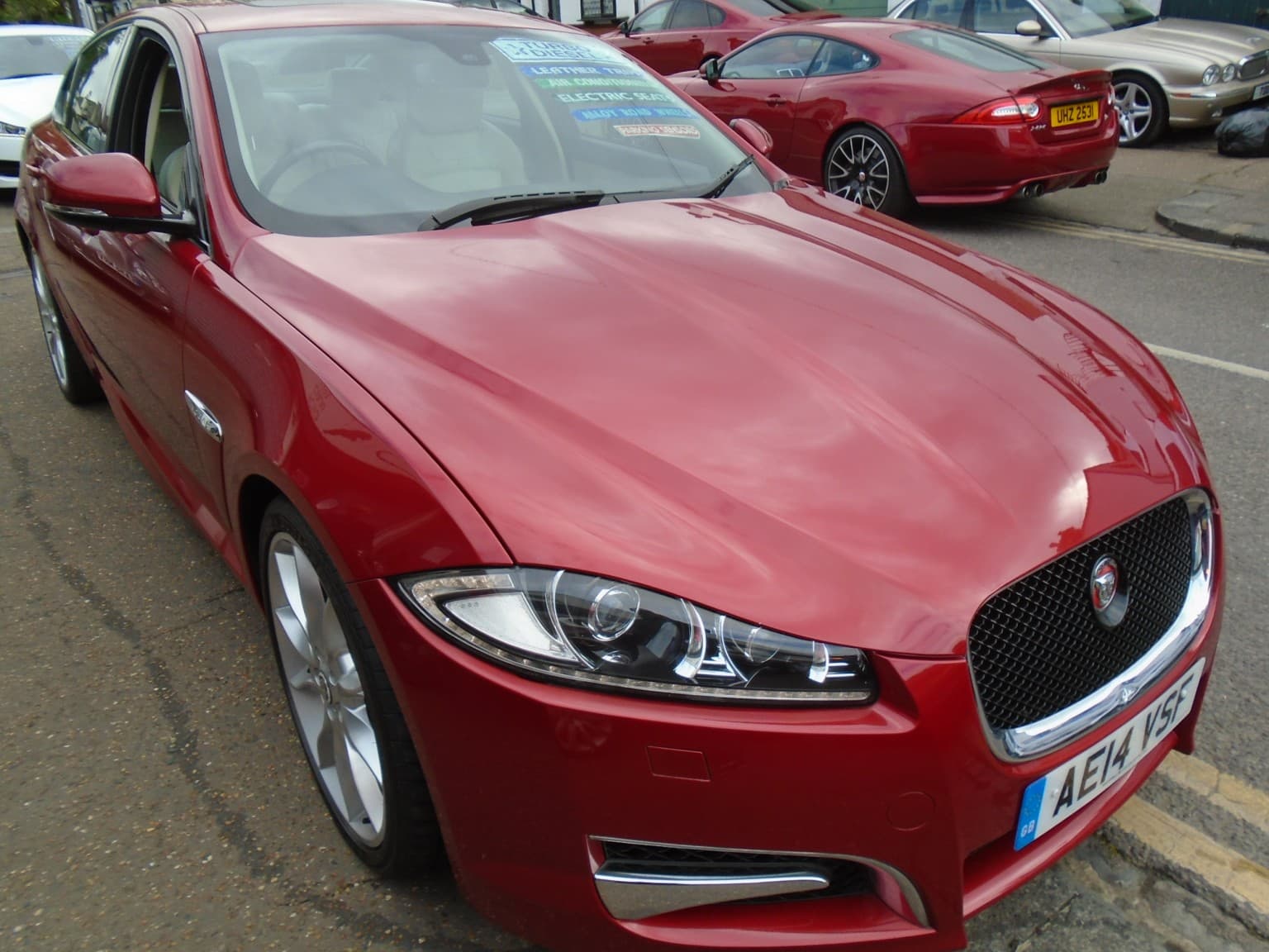 Jaguar XF - image 1 of 14
