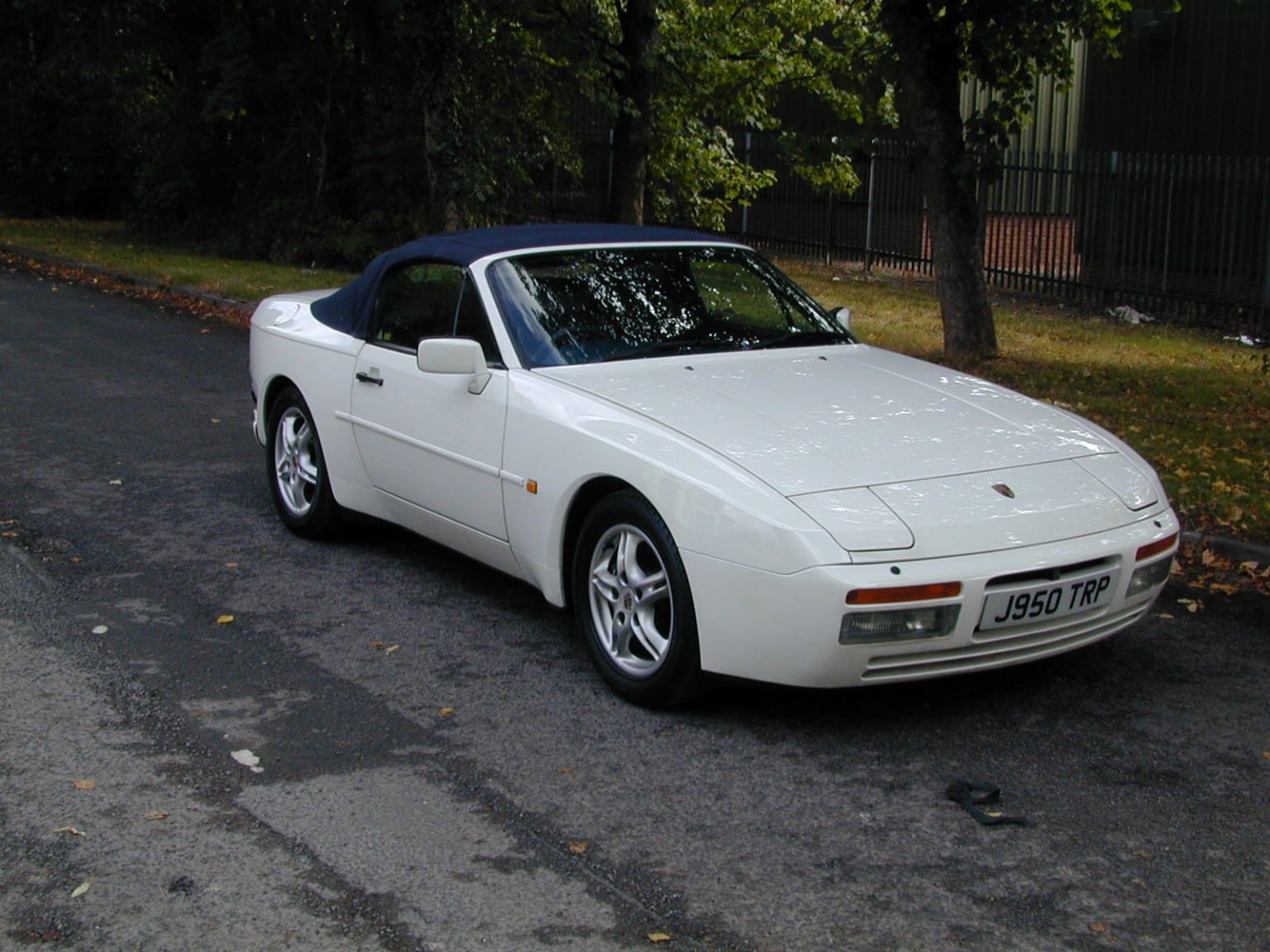 Porsche 944 - image 1 of 84