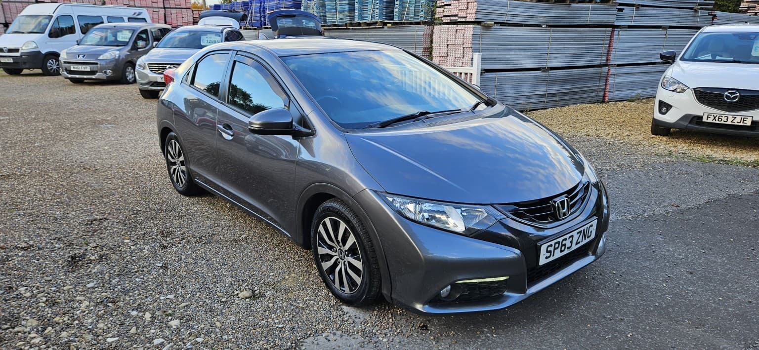 Honda Civic - image 1 of 15