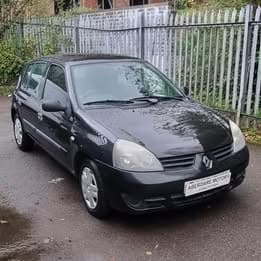 Renault Clio - image 1 of 6