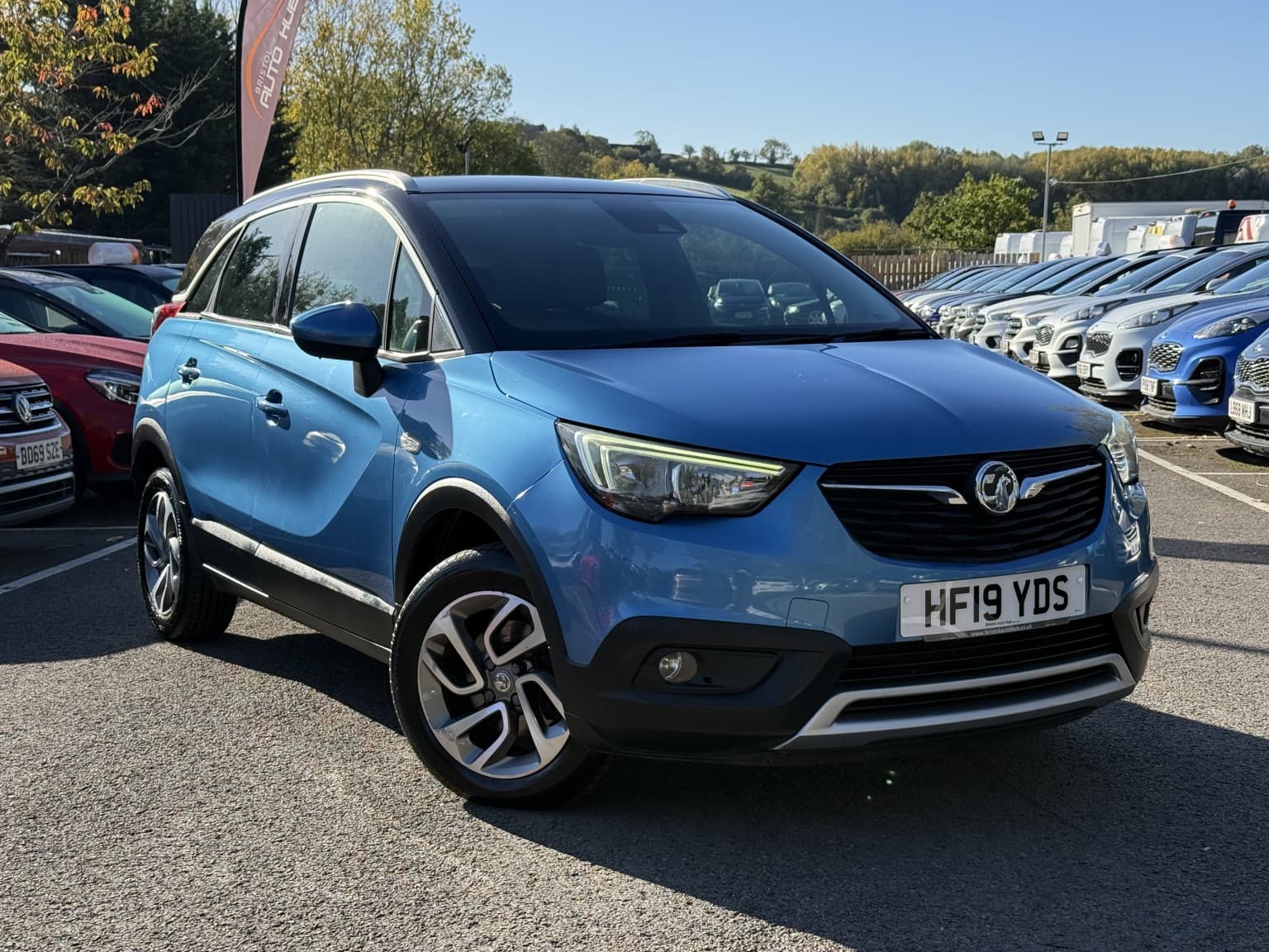 Vauxhall Crossland X - image 1 of 55