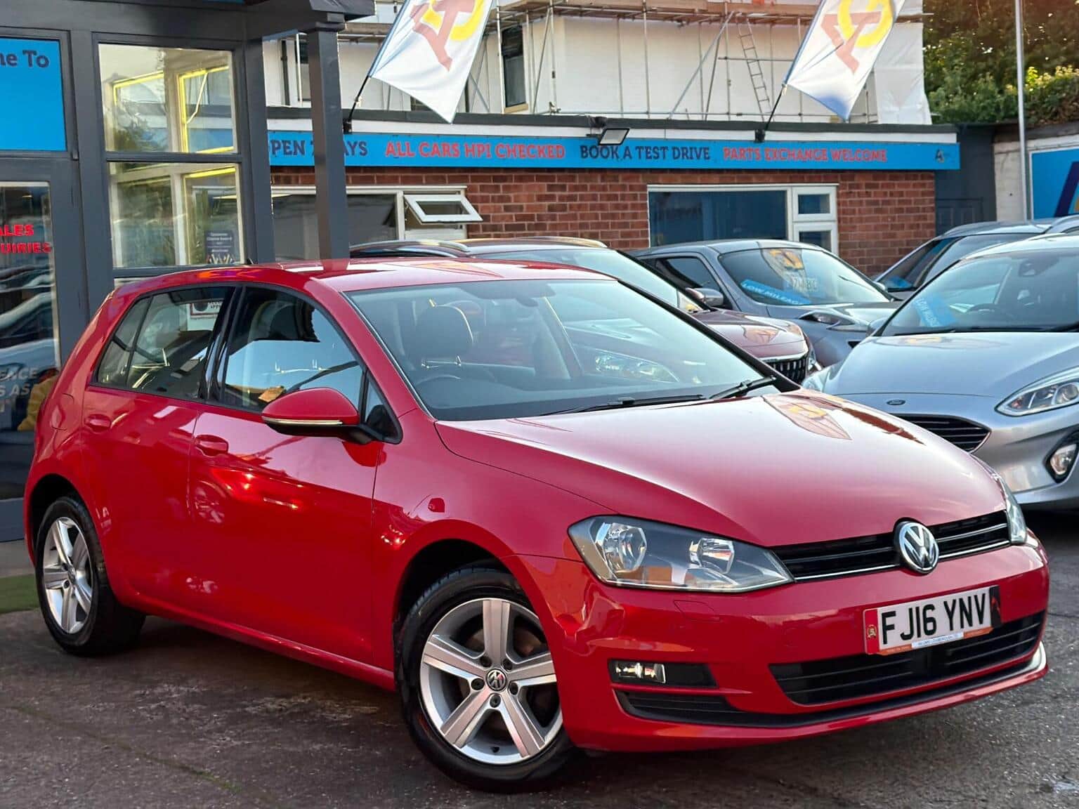 Volkswagen Golf - image 1 of 66