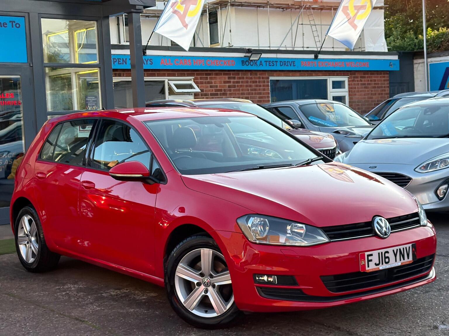 Volkswagen Golf - image 1 of 66