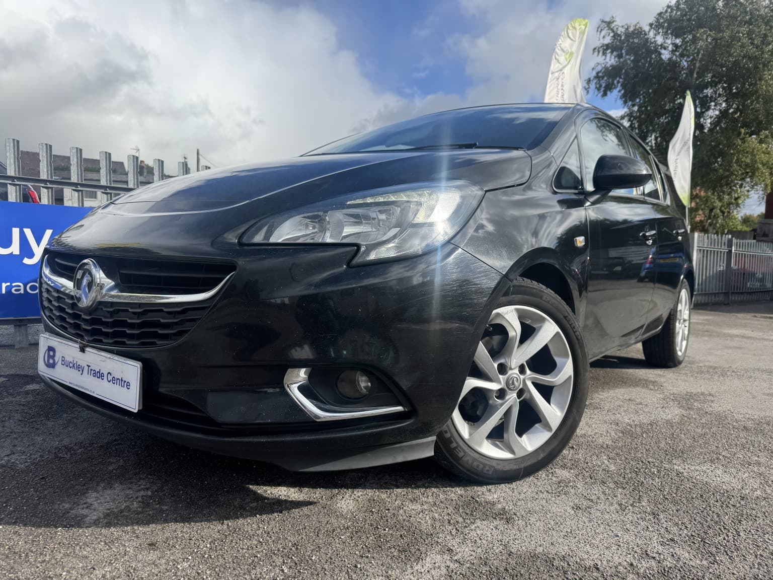 Vauxhall Corsa - image 1 of 8