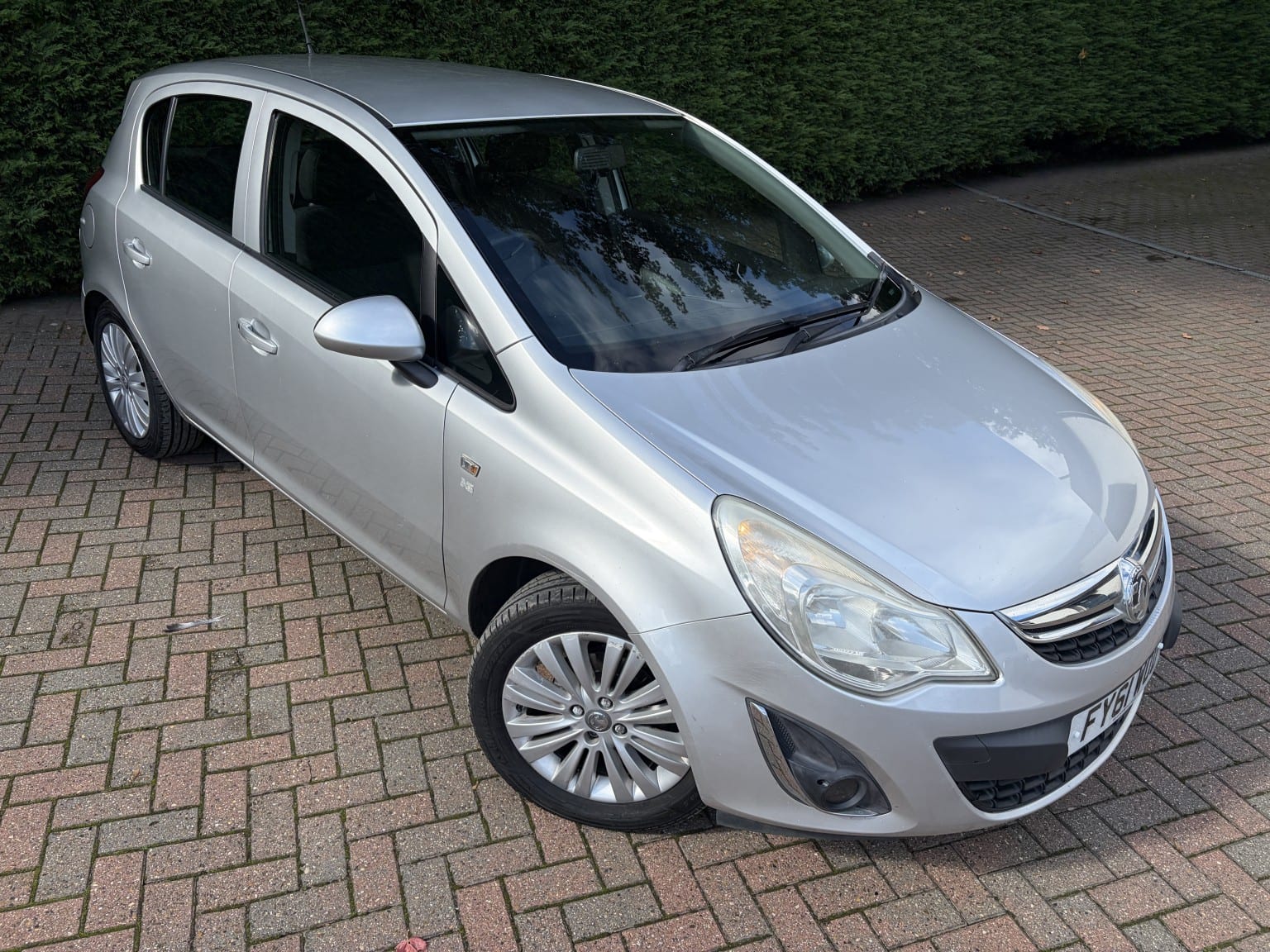 Vauxhall Corsa - image 1 of 20