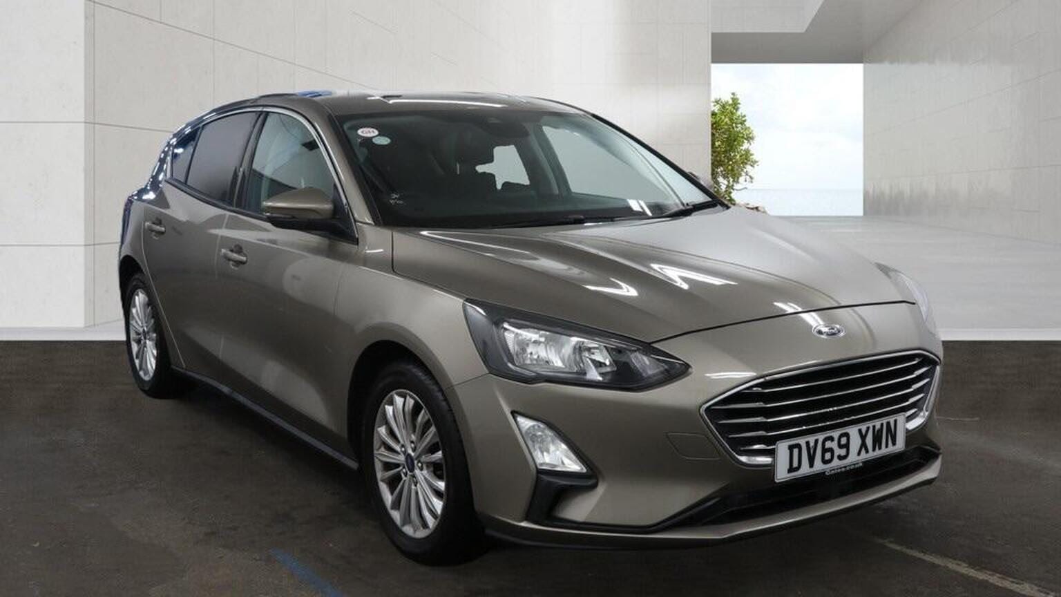 2019 Ford Focus 1.0T EcoBoost Titanium Euro 6 (s/s) 5dr in silver — photo 1 of 18