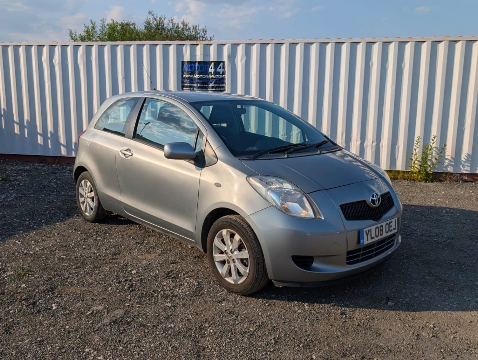 Toyota Yaris - image 1 of 58