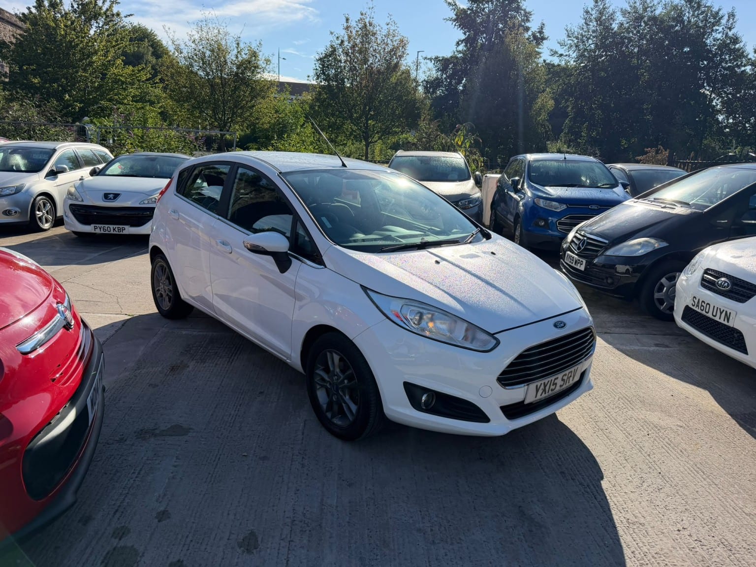 Ford Fiesta - image 1 of 32