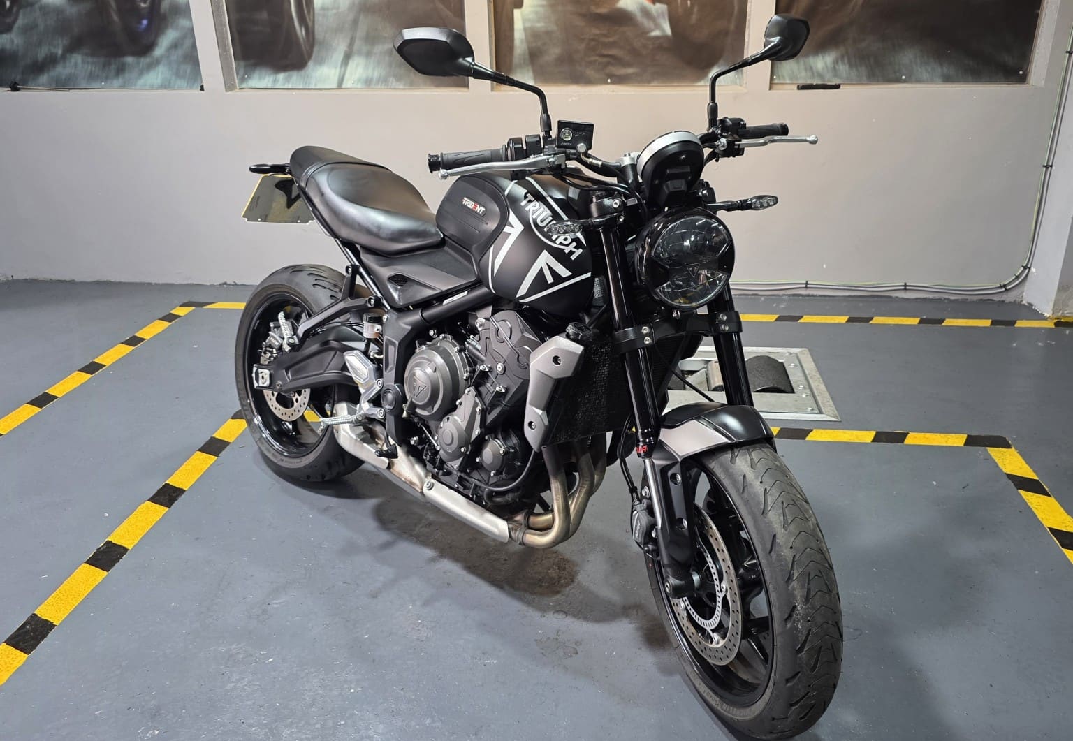 Triumph Trident 660 - image 1 of 30