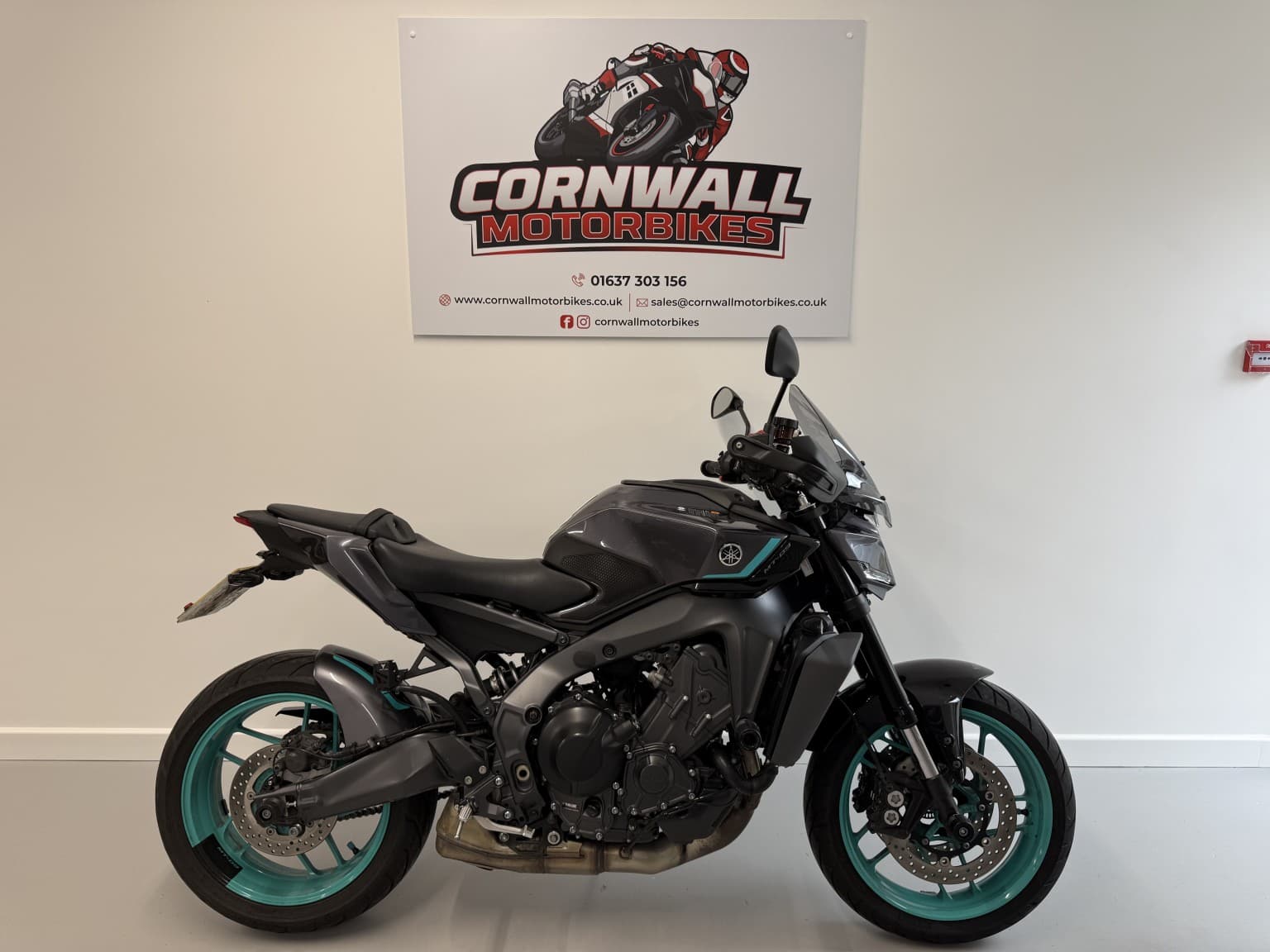 Yamaha MT-09 - image 1 of 26