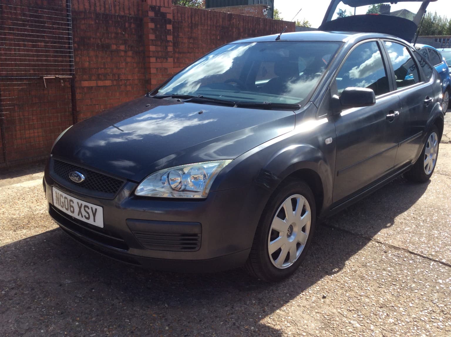 Ford Focus - image 1 of 21