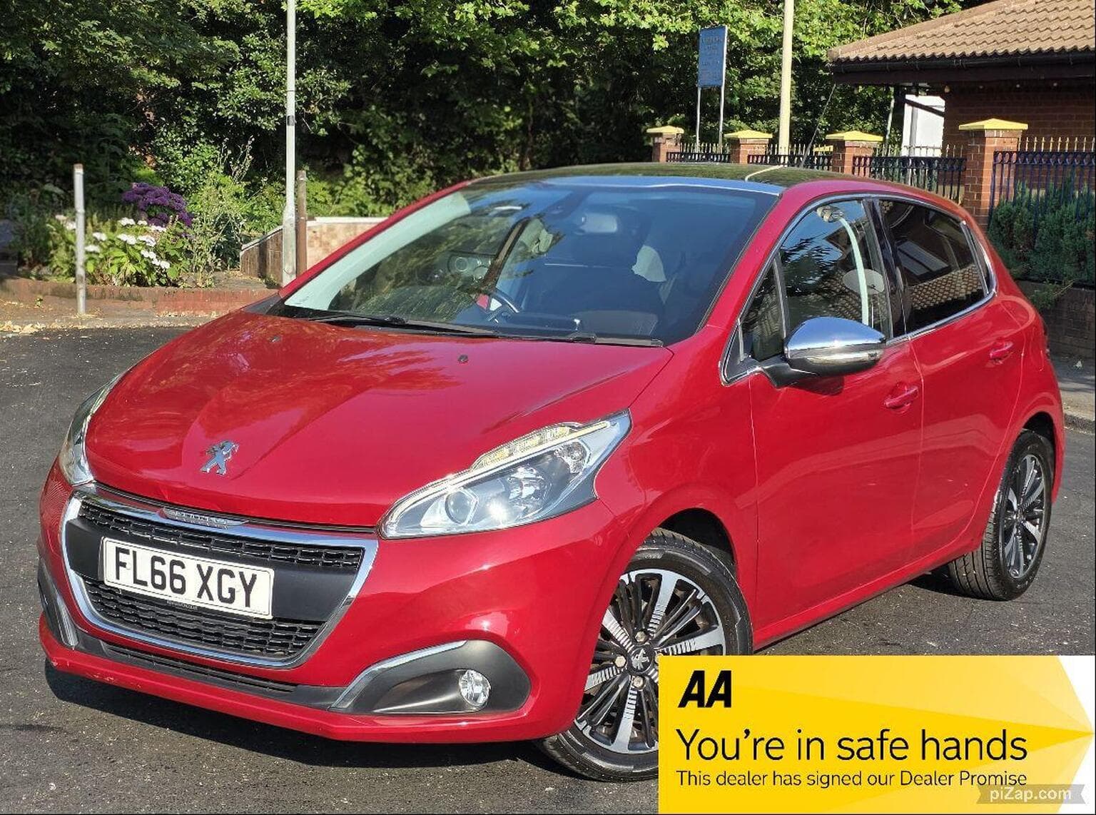 Peugeot 208 - image 1 of 45