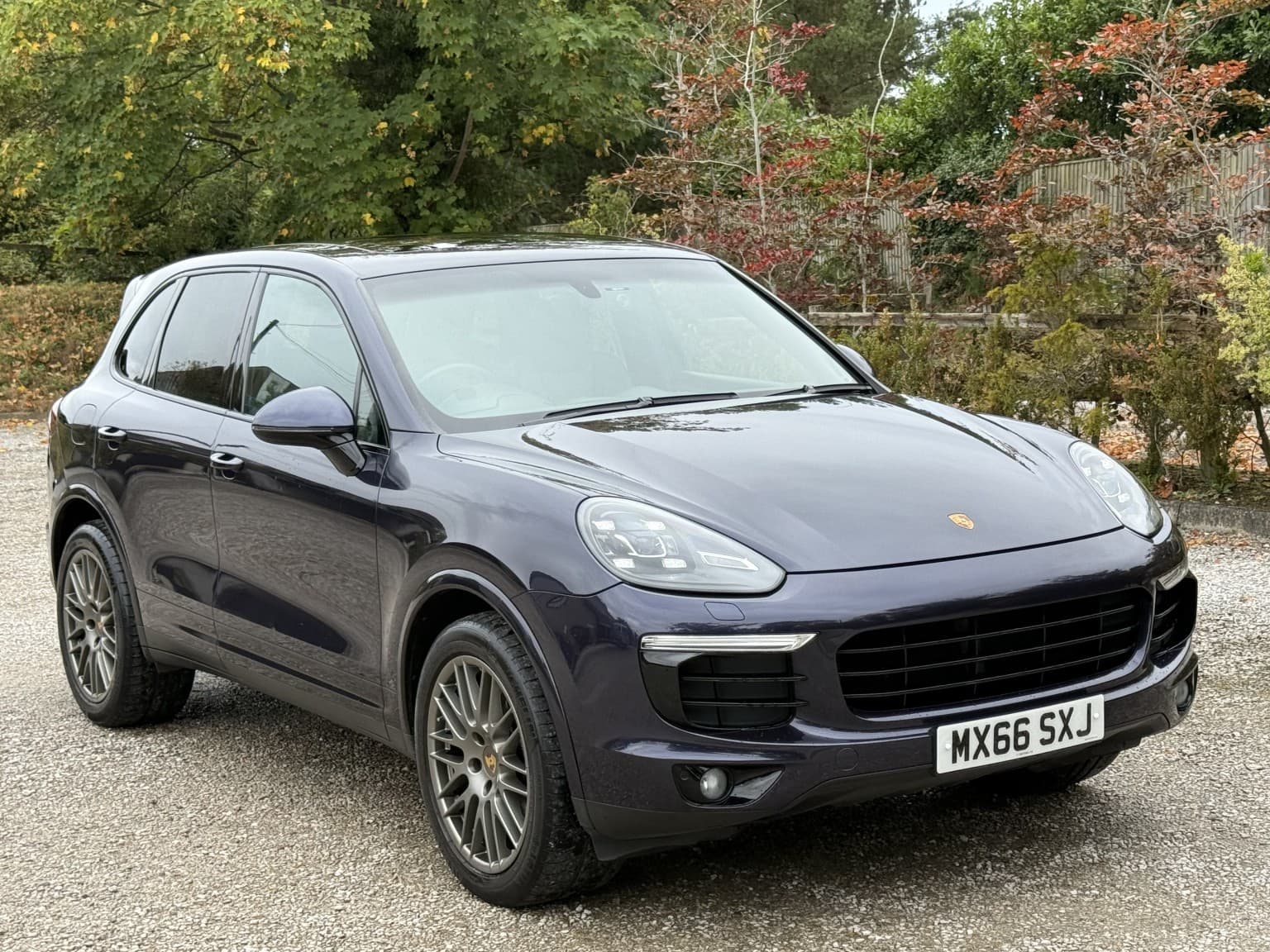 Porsche Cayenne - image 1 of 40