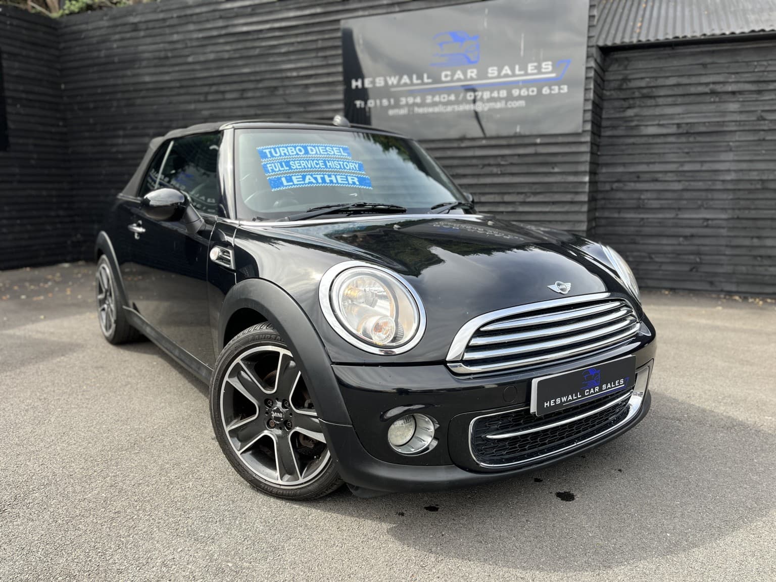 MINI Convertible - image 1 of 20