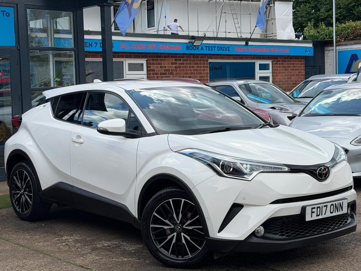 Toyota C-HR - image 1 of 58