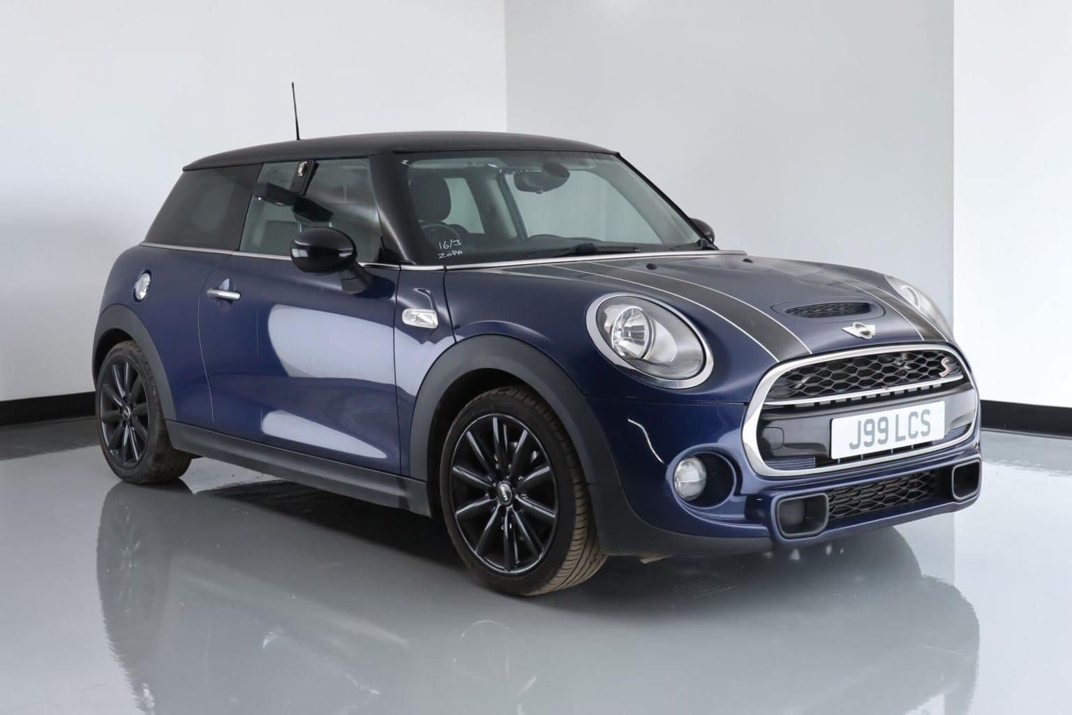 MINI Hatch - image 1 of 11