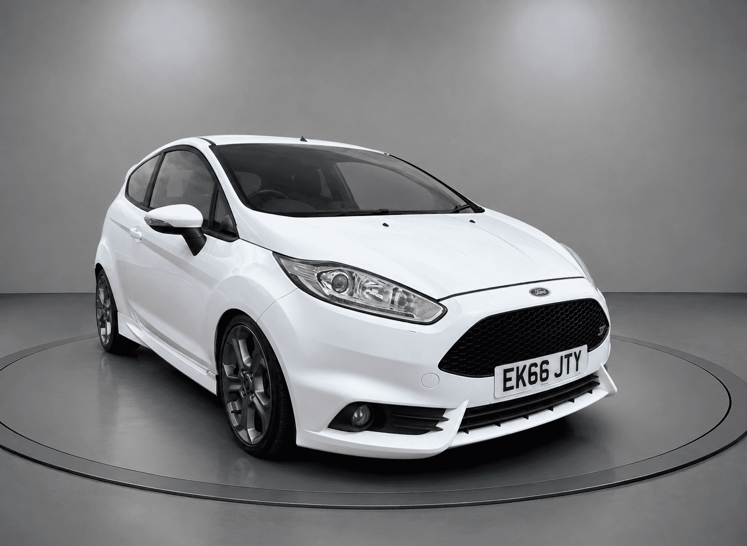 Ford Fiesta - image 1 of 11