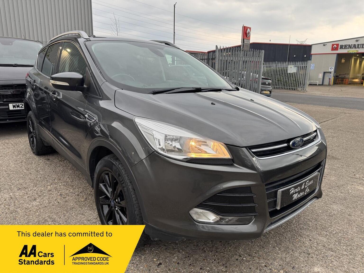 Ford Kuga - image 1 of 55