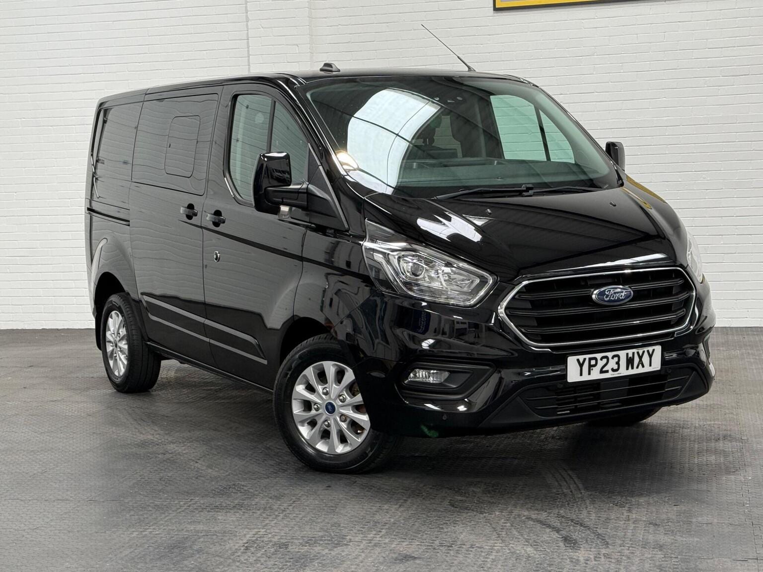 FORD TRANSIT CUSTOM - image 1 of 99