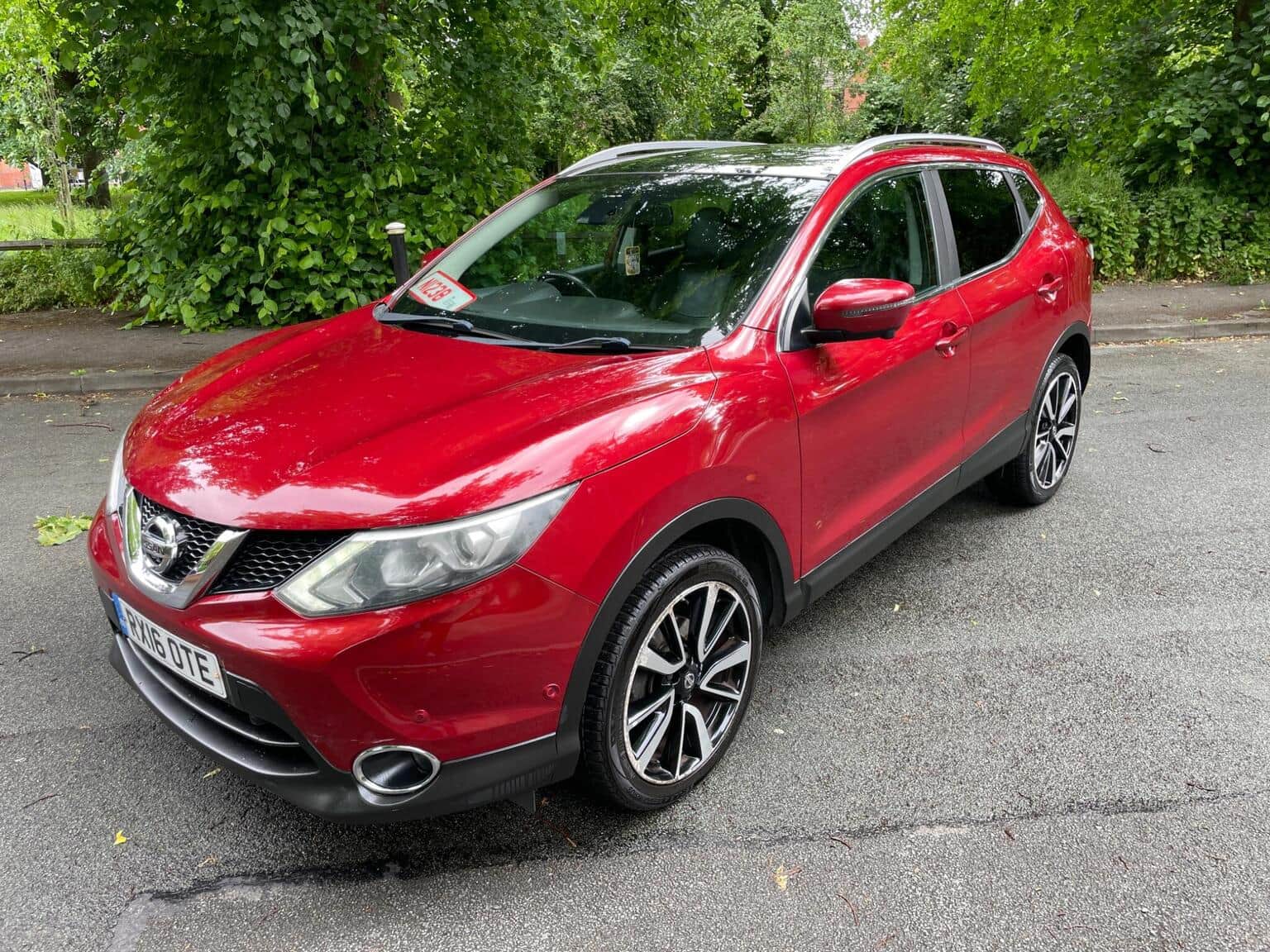 Nissan Qashqai - image 1 of 32