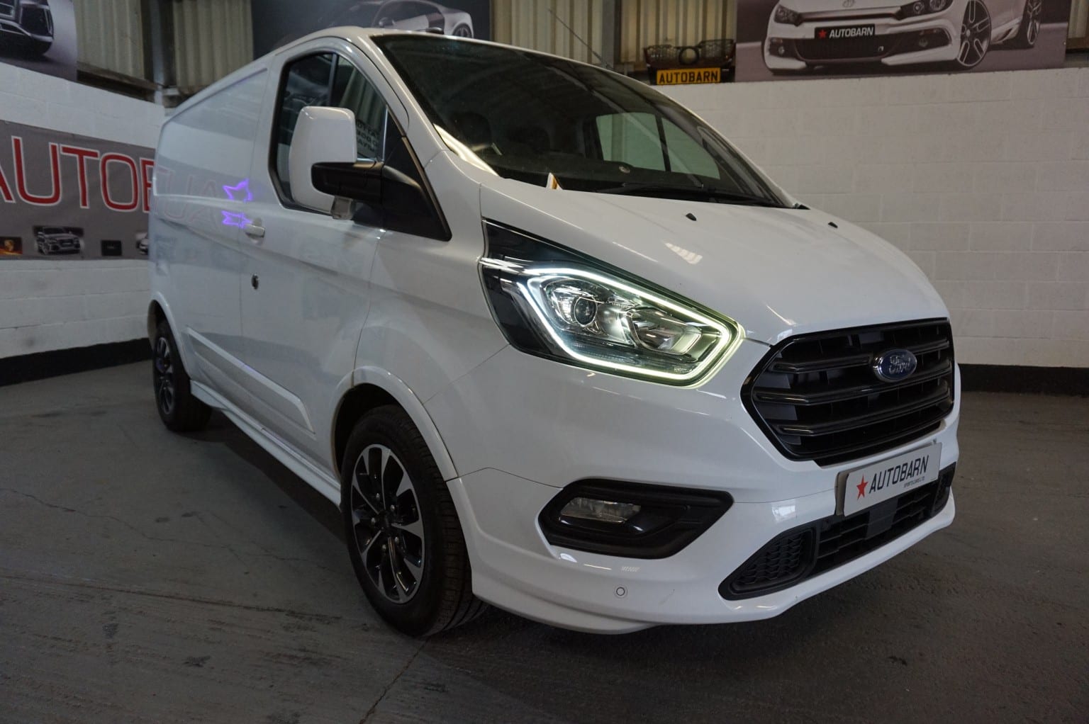 Ford Transit Custom - image 1 of 37