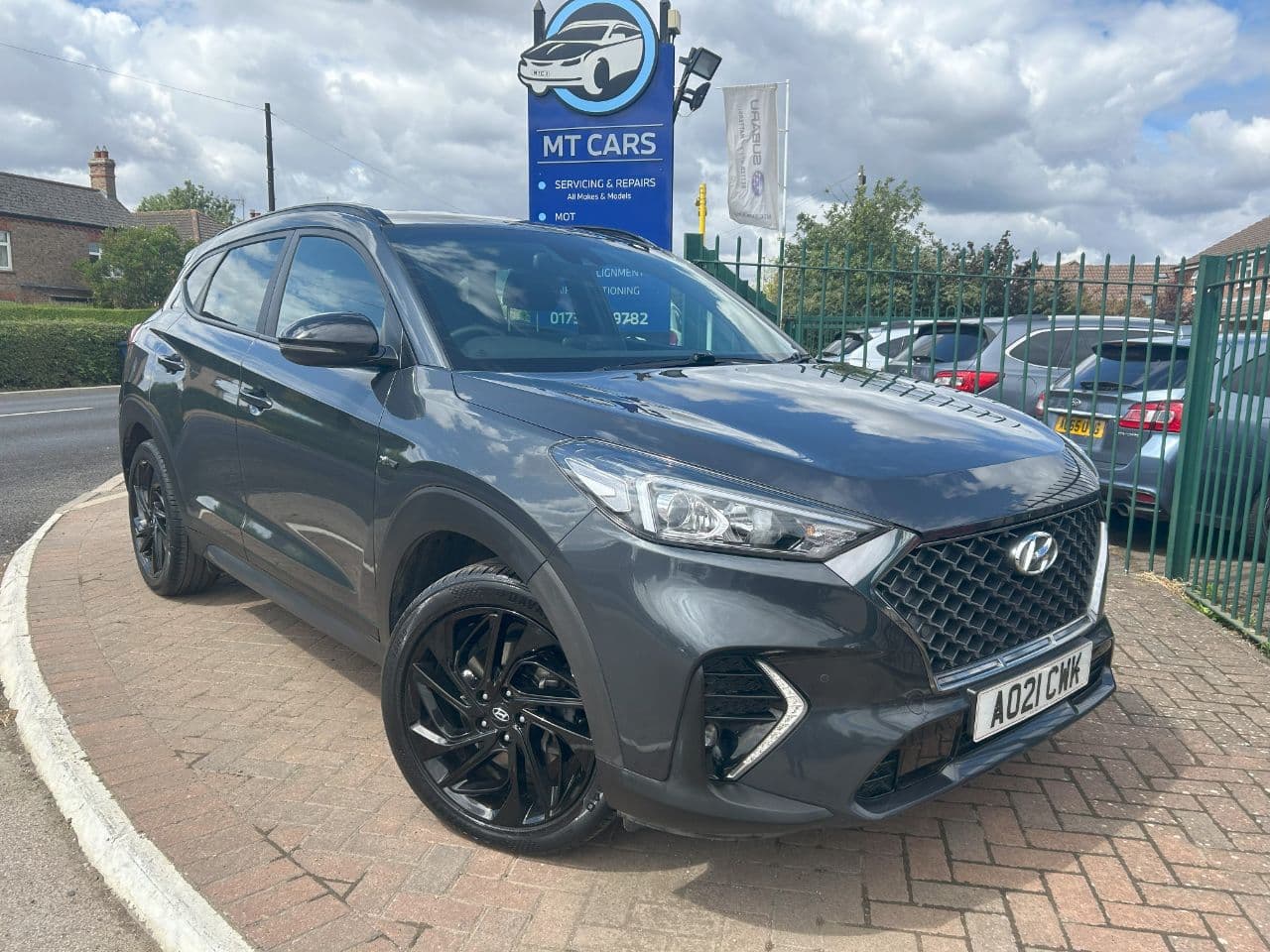 Hyundai Tucson - image 1 of 32