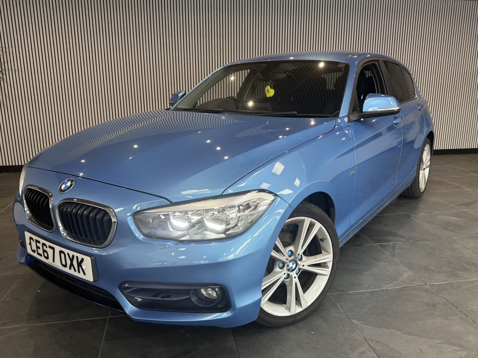 BMW 1 Series - image 1 of 27