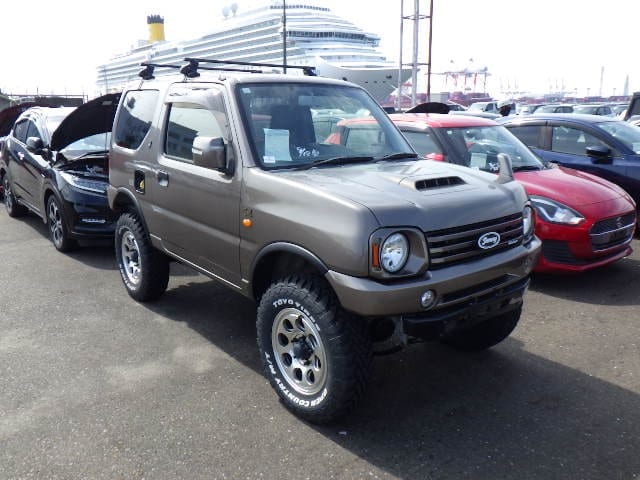 Suzuki Jimny - image 1 of 25
