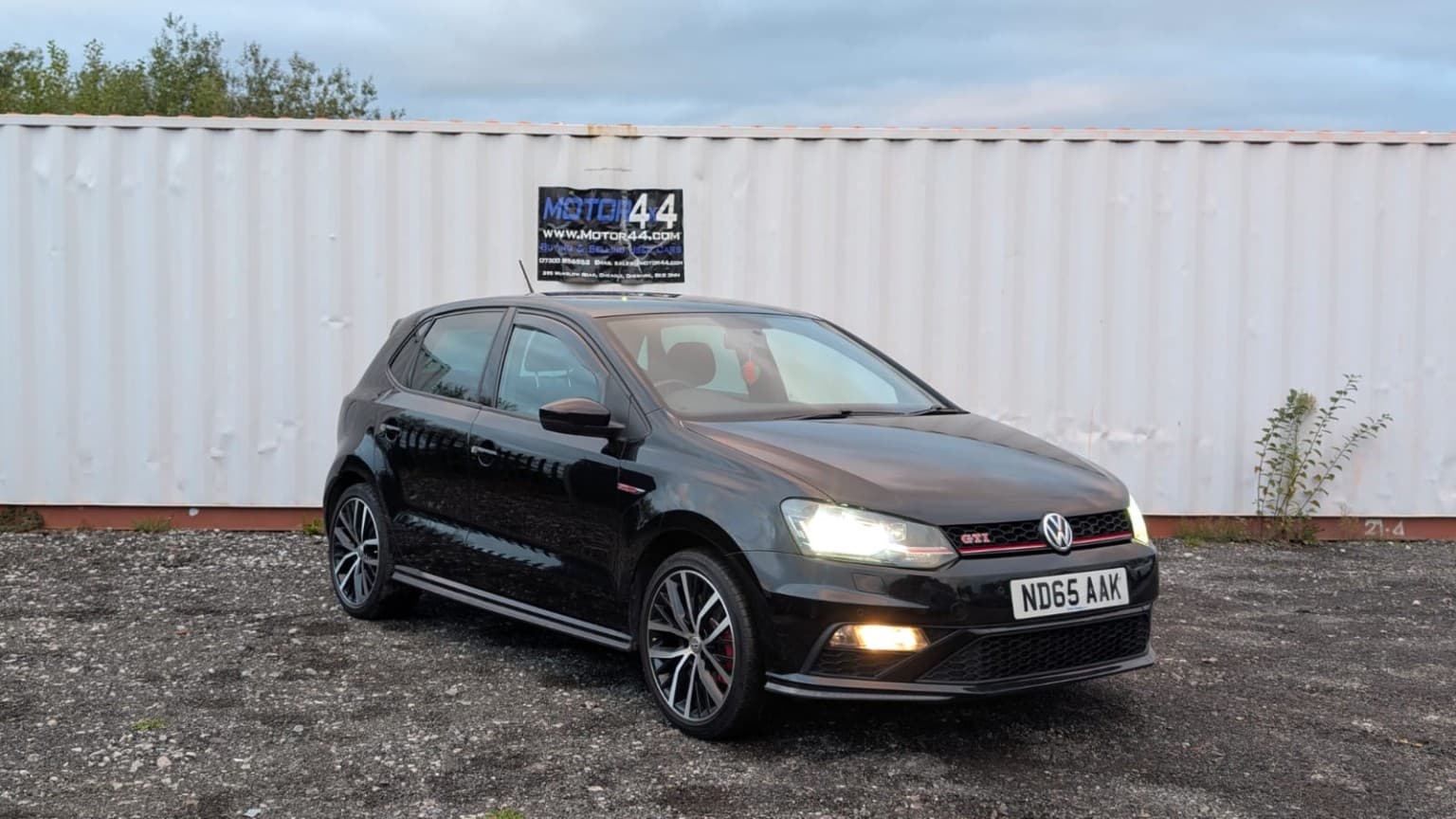 Volkswagen Polo - image 1 of 51