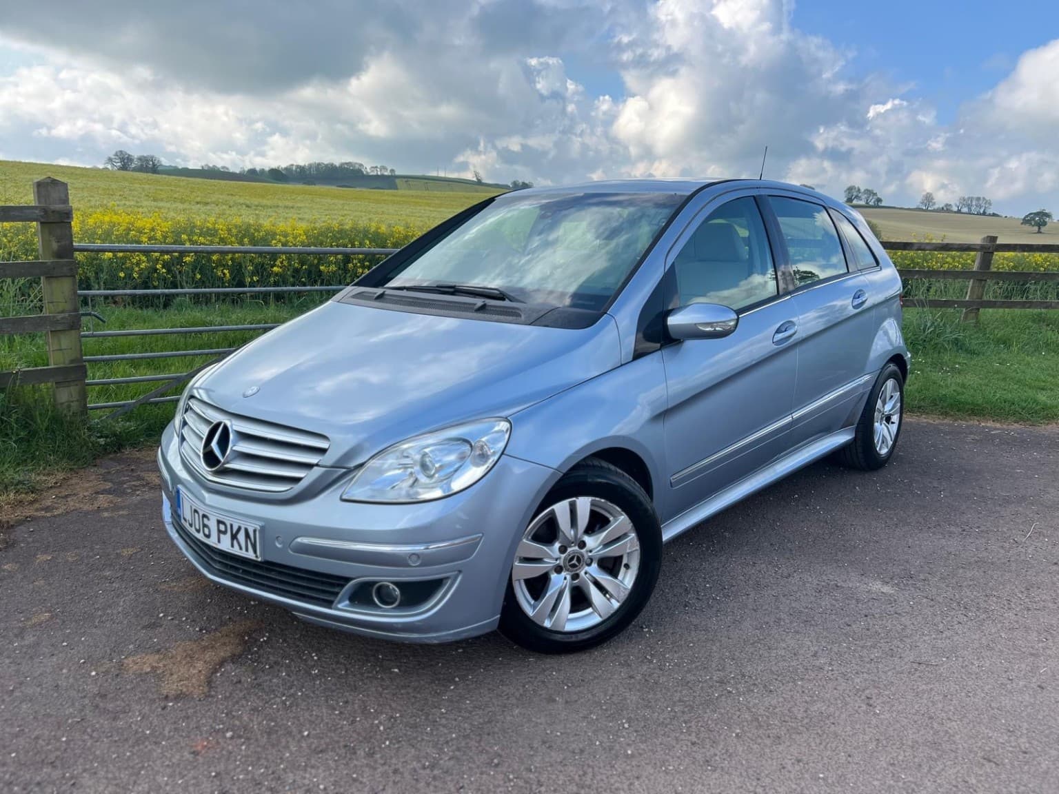 Mercedes-Benz B Class - image 1 of 10
