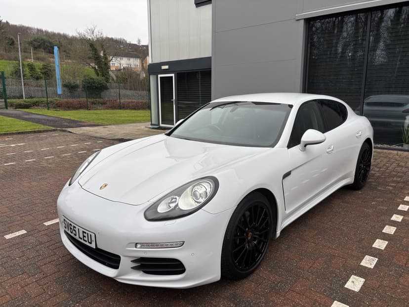2015 PORSCHE PANAMERA