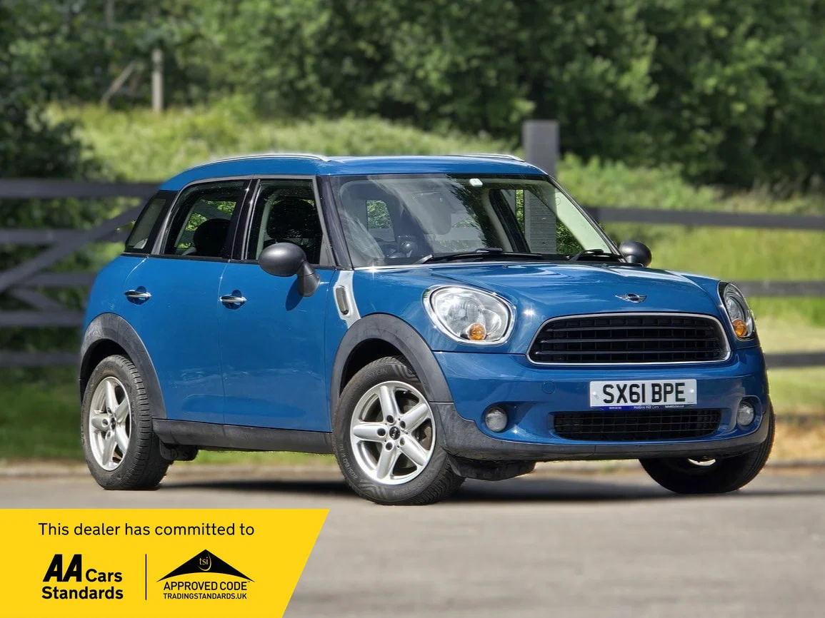MINI Countryman - image 1 of 18