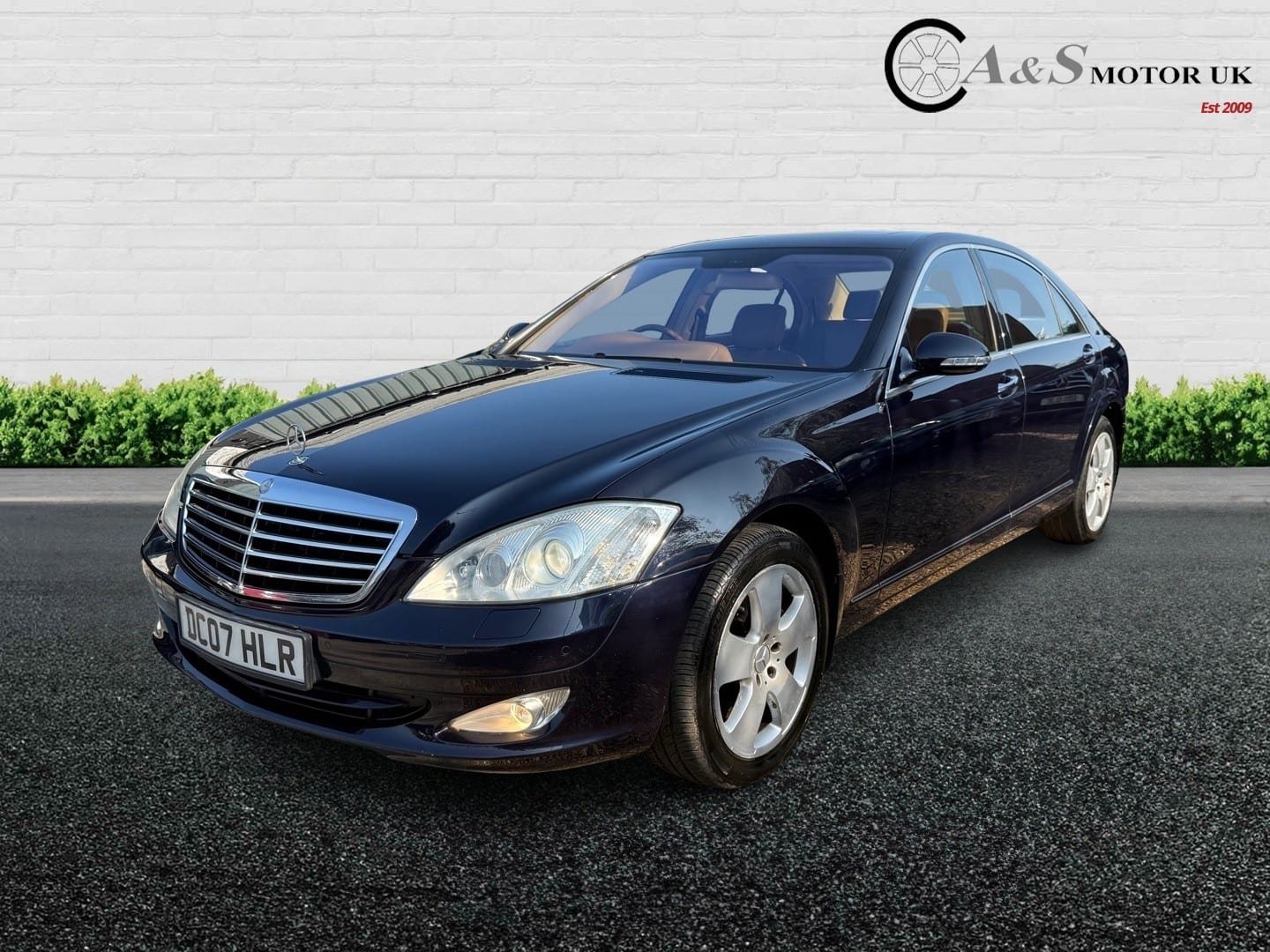 Mercedes-Benz S Class - image 1 of 14