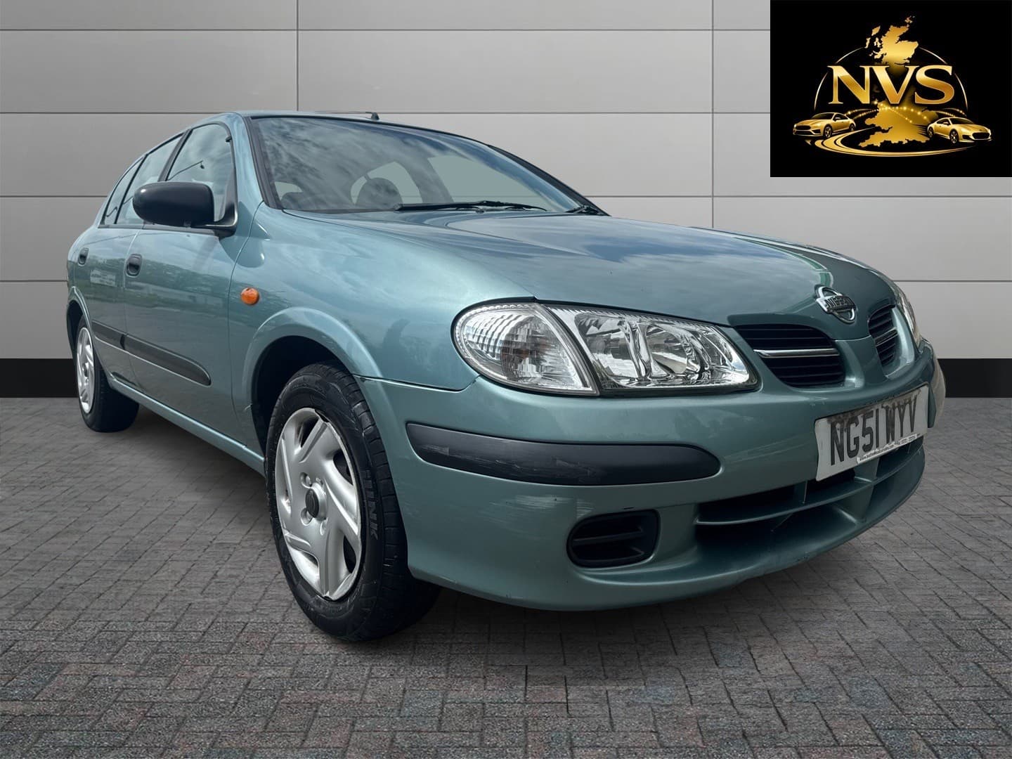 Nissan Almera - image 1 of 12